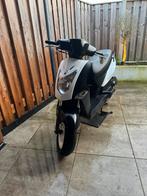 Kymco Agility 50 – Wit – Blauw kenteken – 12.929 km, Fietsen en Brommers, Scooters | Kymco, Ophalen, Zo goed als nieuw, Agility