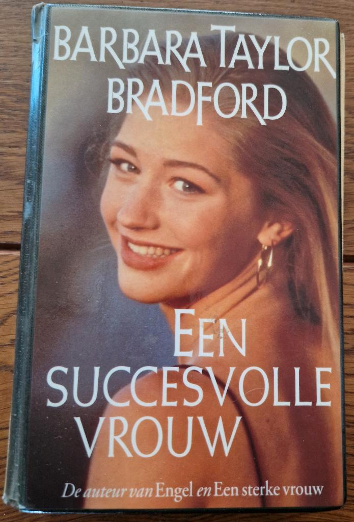 Boek Een succesvolle vrouw van Barbara Taylor Bradford, Boeken, Romans, Gelezen, Ophalen of Verzenden