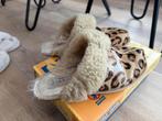 Ugg pantoffel met luipaardprint maat 39, Ophalen of Verzenden, Gedragen, Bruin, Pantoffels of Sloffen
