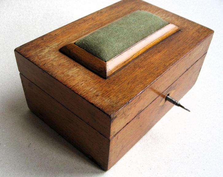Mooie antieke houten naaidoos met speldenkussen ca 1900, Antiek en Kunst, Antiek | Overige Antiek, Ophalen of Verzenden