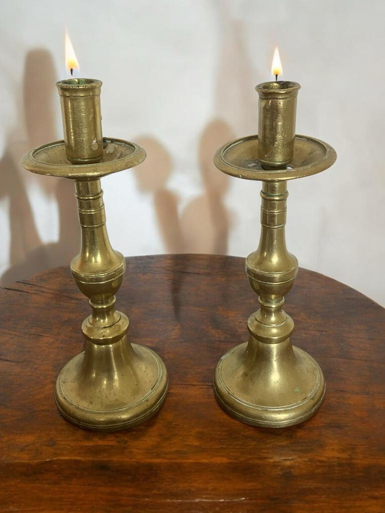 Paar antieke 17/18e eeuwse kandelaars, stijl Van Heemskerk, Ophalen of Verzenden, Koper of Brons