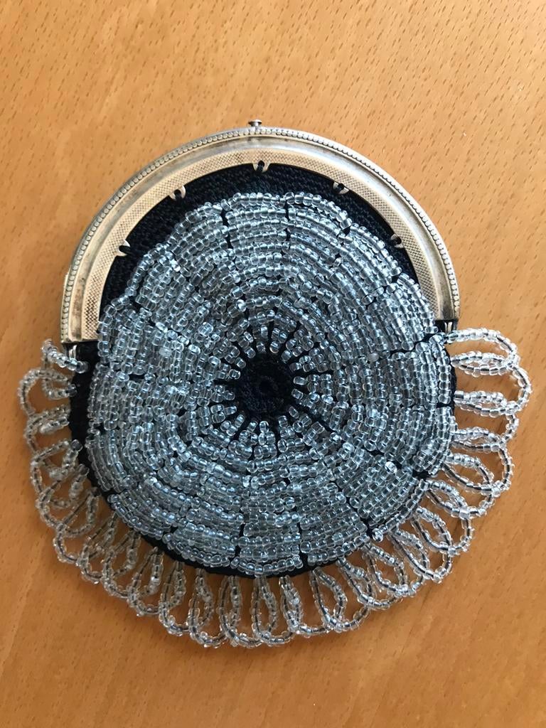 Zilveren beugeltje met kralen., Antiek en Kunst, Ophalen of Verzenden