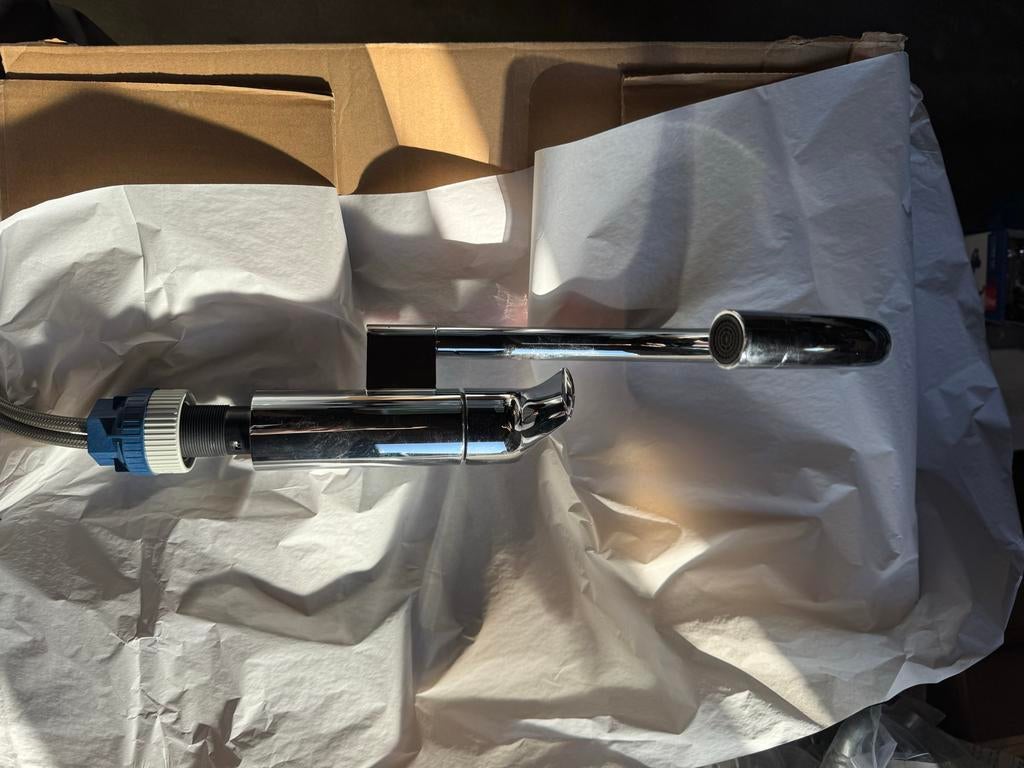 Nieuwe chromen keukenkraan met uittrekbare sproeier, Doe-het-zelf en Verbouw, Sanitair, Ophalen of Verzenden, Nieuw, Chroom, Kraan