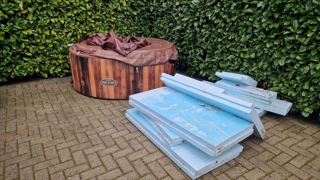 Lay-Z-Spa Helsinki opblaasbare jacuzzi, Tuin en Terras, Bubbelbaden en Hottubs, Ophalen, Gebruikt, Filter, Opblaasbaar