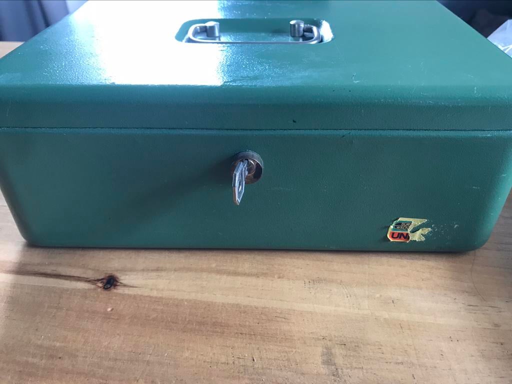 Geldkistje, Huis en Inrichting, Woonaccessoires | Kisten, Ophalen of Verzenden, Gebruikt, Minder dan 50 cm