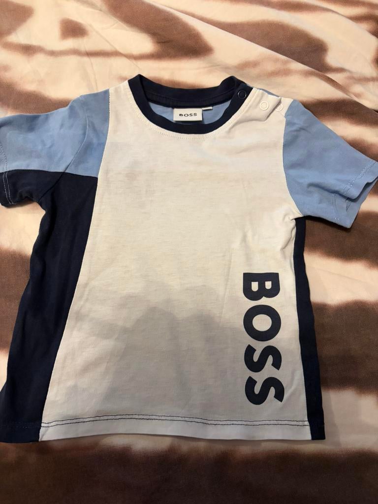 Hugo boss tshirt maat 80, Kinderen en Baby's, Ophalen of Verzenden, Zo goed als nieuw, Jongetje, Shirtje of Longsleeve