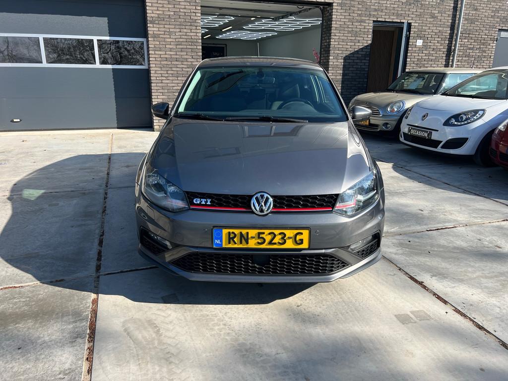 Volkswagen Polo 1.2 TSI Highline Automaat-Nieuwe APK, Auto's, Euro 6, 4 cilinders, Navigatiesysteem, 1039 kg