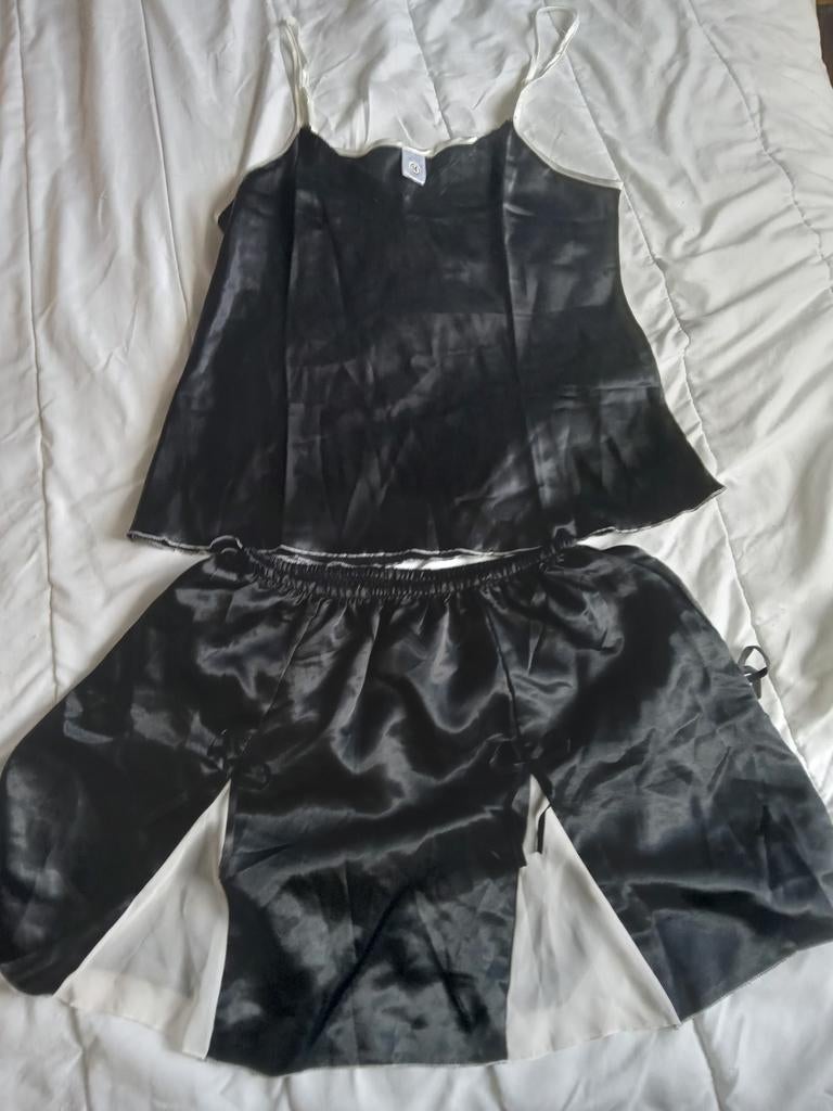 Angel Lingerie cami set shortama satijn zwart wit maat M, Angel, Ophalen of Verzenden, Zwart, Nachtkleding
