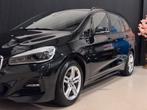 BMW 2-serie Gran Tourer 216i 7p. M-Sport | DEALER ONDERHOUDE, Auto's, BMW, Voorwielaandrijving, 730 kg, 2-Serie Gran Tourer, Zwart