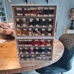 Grote collectie DMC mouliné borduurgaren in opbergkasten, Ophalen of Verzenden, Borduurgaren of Zijde