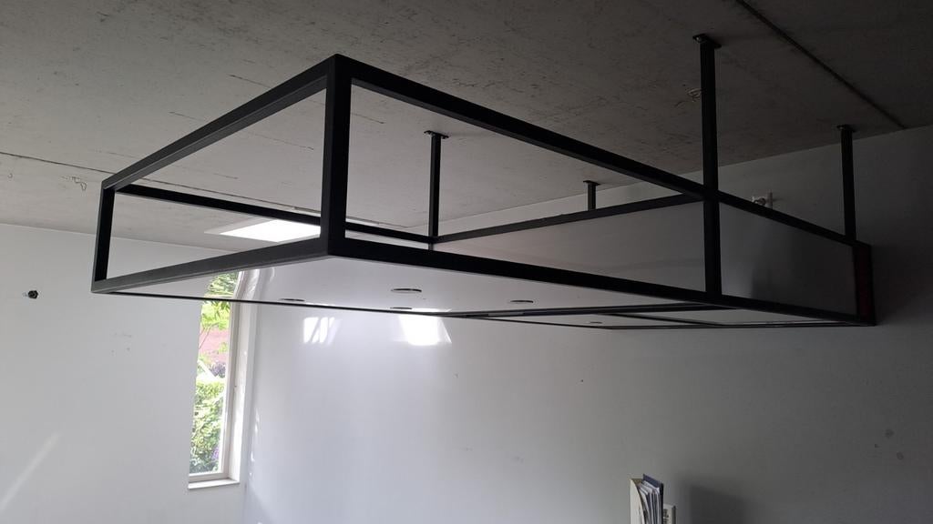 Stalen keuken frame voor aan plafond, Ophalen