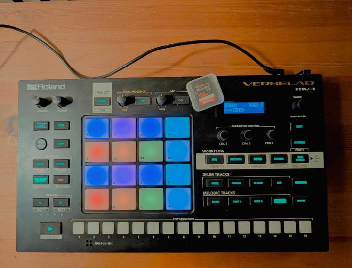 Roland MV-1, Muziek en Instrumenten, Drumcomputers, Zo goed als nieuw, Roland, Ophalen of Verzenden