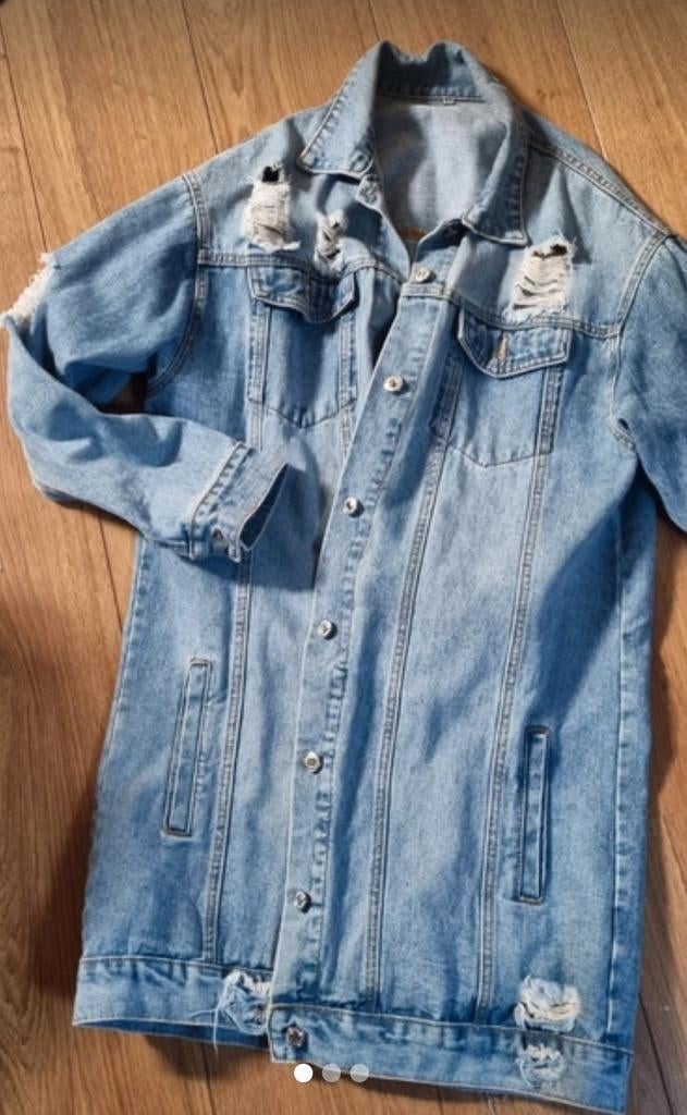 Spijkerjasje met gaten, oversized model, Ophalen of Verzenden, Zo goed als nieuw, Maat 38/40 (M), Blauw