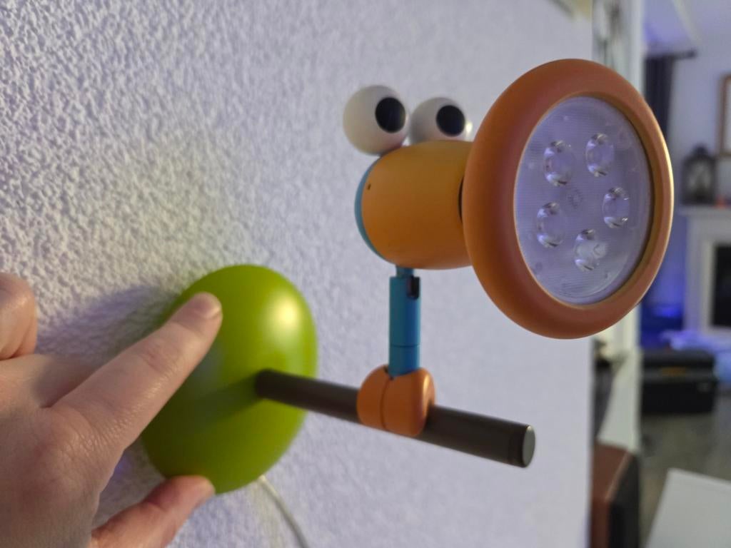 Leuke kinderkamer wandlamp beweegbaar vogeltje op stok, Gebruikt, Meerkleurig, Ophalen of Verzenden, Metaal