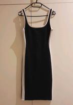 Zara mt S middellange jurk 🖤🤍, Kleding | Dames, Jurken, Zara, Ophalen of Verzenden, Zo goed als nieuw, Maat 36 (S)