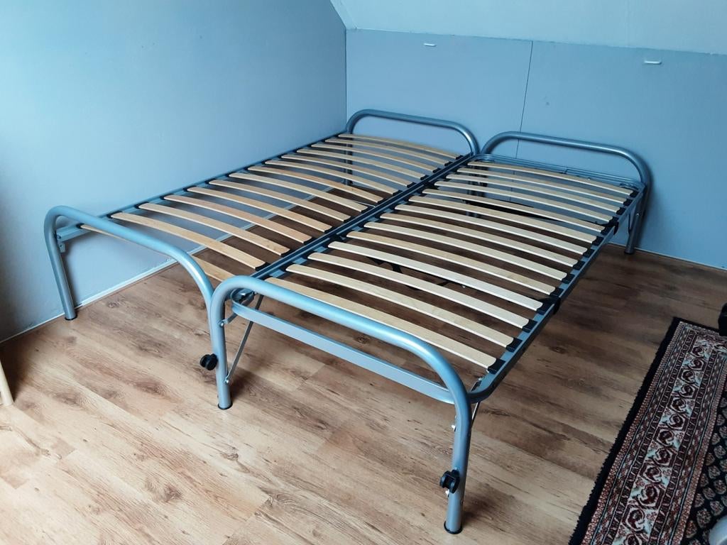 Uitschuifbaar bed met lattenbodems, Modern en functioneel, 90 cm, Eenpersoons, Ophalen of Verzenden