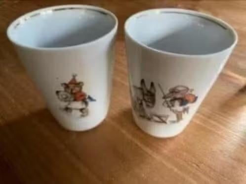 2 vintage bekers . Kahla konitz, Ophalen of Verzenden, Nieuw, Overige stijlen, Kop(pen) en/of Schotel(s)