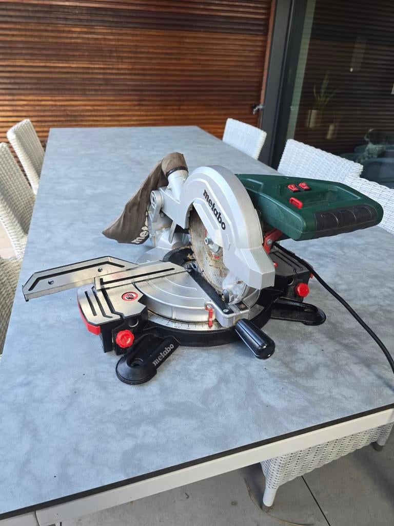 Metabo Afkortzaag / Verstekzaag - Krachtig en Nauwkeurig, Ophalen, Gebruikt, 70 mm of meer, Afkortzaag