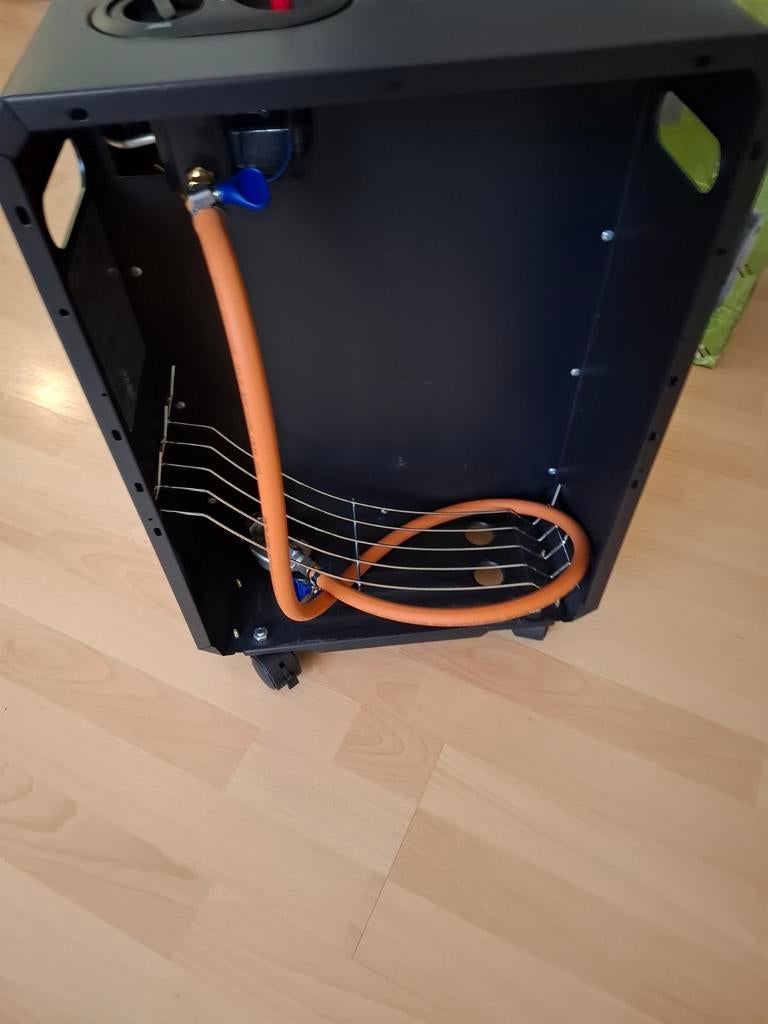 Gaskachel op wieltjes - Mobiele verwarming, Huis en Inrichting, Ophalen, Gebruikt, Gas, Vrijstaand