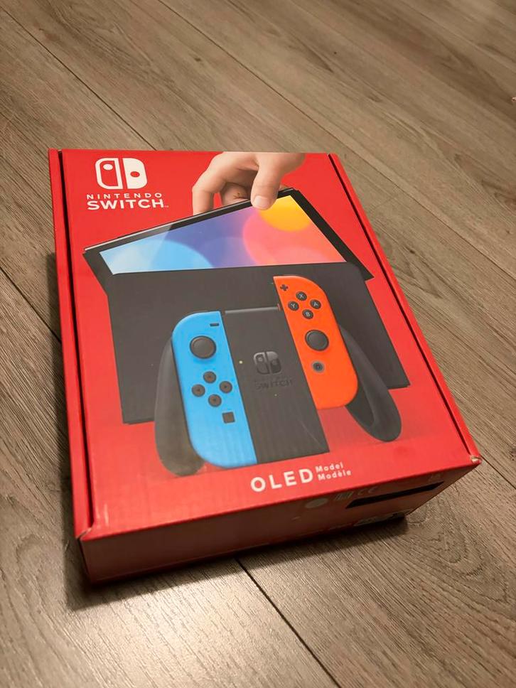 NINTENDO Switch OLED - Rood/Blauw (Nieuw in doos), Spelcomputers en Games, Spelcomputers | Nintendo Switch, Nieuw, Switch OLED