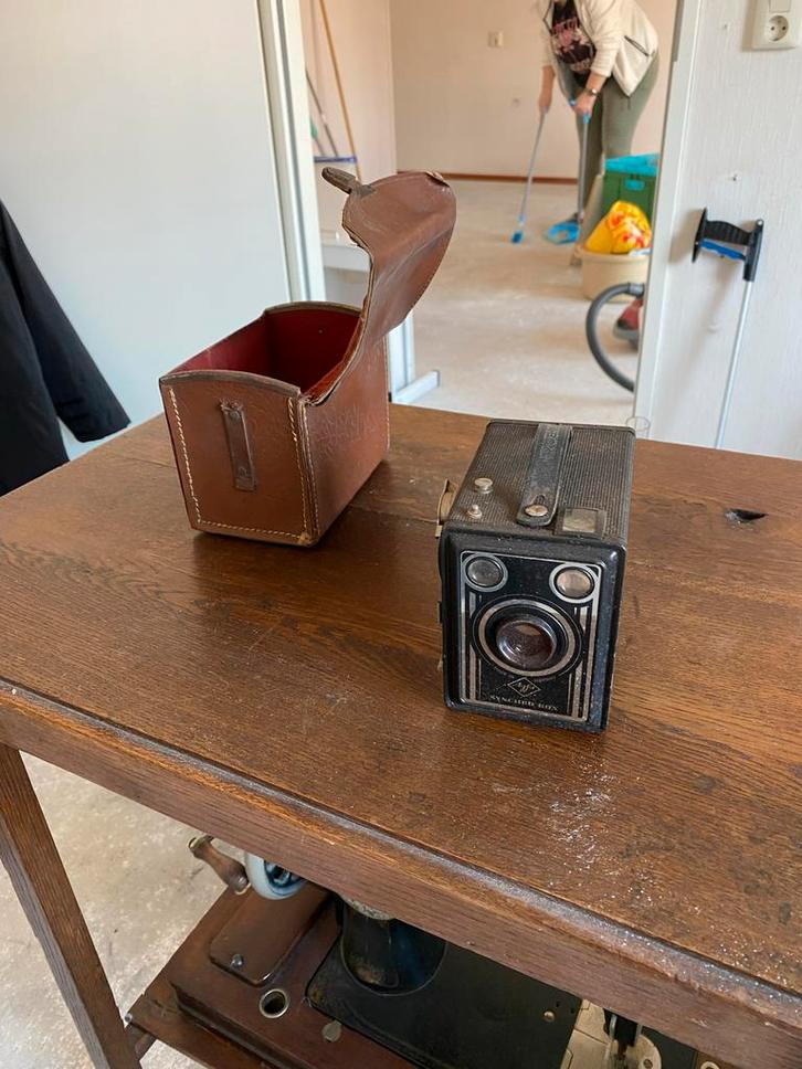 Vintage Agfa Synchro Box camera met leren tas, Audio, Tv en Foto, Fotocamera's Analoog, Gebruikt, Compact, Overige Merken, Ophalen of Verzenden