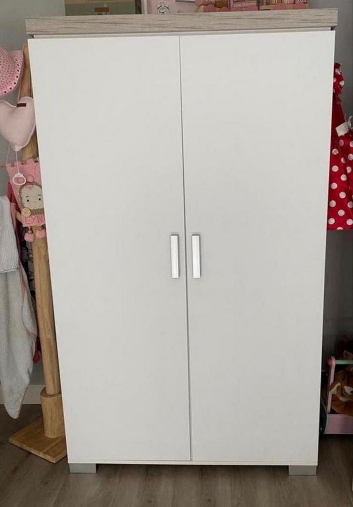 Complete babykamer: ledikant, kast, commode + plank, Ophalen, Zo goed als nieuw, Jongetje of Meisje
