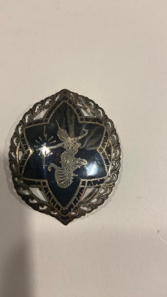 Broche Siam sterlingzilver 5 bij 4 cm  925 zilver, Sieraden, Tassen en Uiterlijk, Antieke sieraden, Ophalen of Verzenden, Zilver