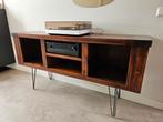 Houten platenmeubel / audiomeubel met stalen poten, Huis en Inrichting, Kasten | Televisiemeubels, Zo goed als nieuw, Minder dan 100 cm