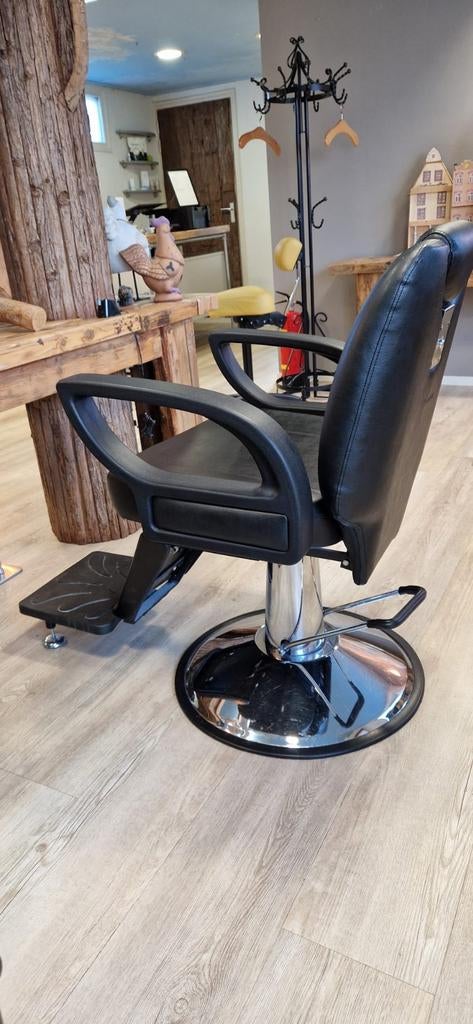 Kappersstoel / Barbiersstoel - Zwart, Verstelbaar, Diensten en Vakmensen, Kappers en Thuiskappers