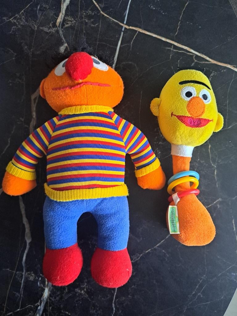 Bert en Ernie knuffel en rammelaar Sesamstraat, Ophalen of Verzenden, Gebruikt, Overige typen