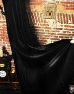 Zwarte Gotische Satijnen - Vloerlengte, Zwart, Ophalen of Verzenden, Zo goed als nieuw, Maat 34 (XS) of kleiner