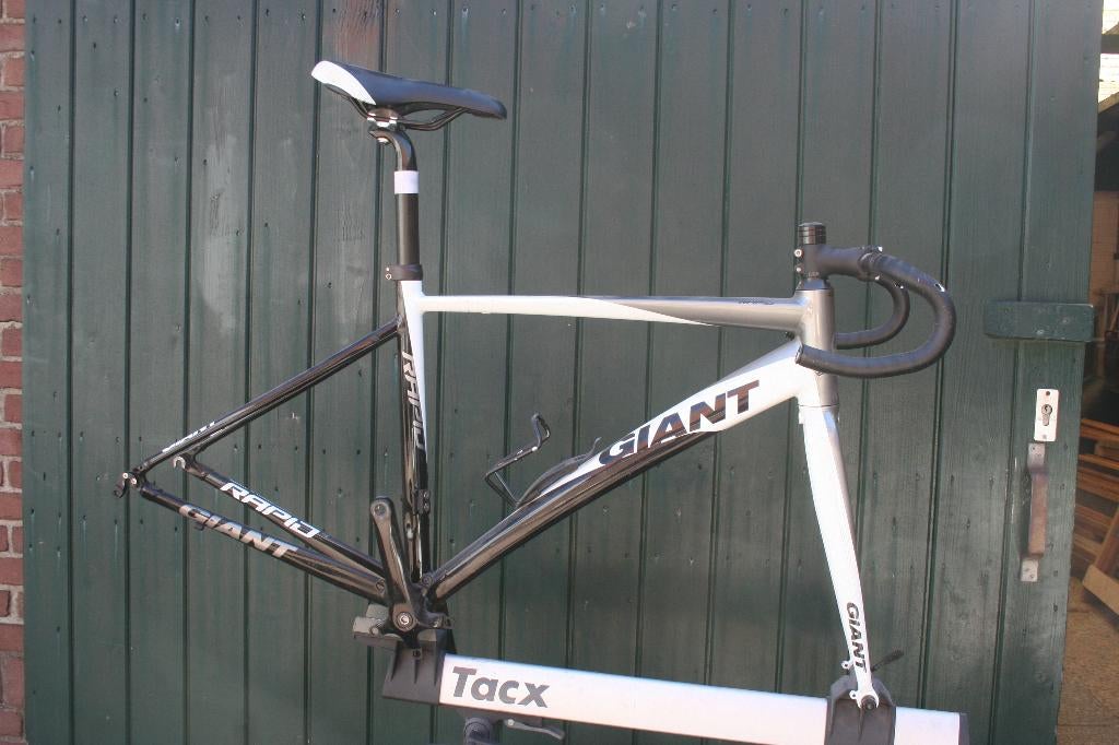 Giant Rapid, 28 inch, Aluminium, Zo goed als nieuw, Meer dan 20 versnellingen