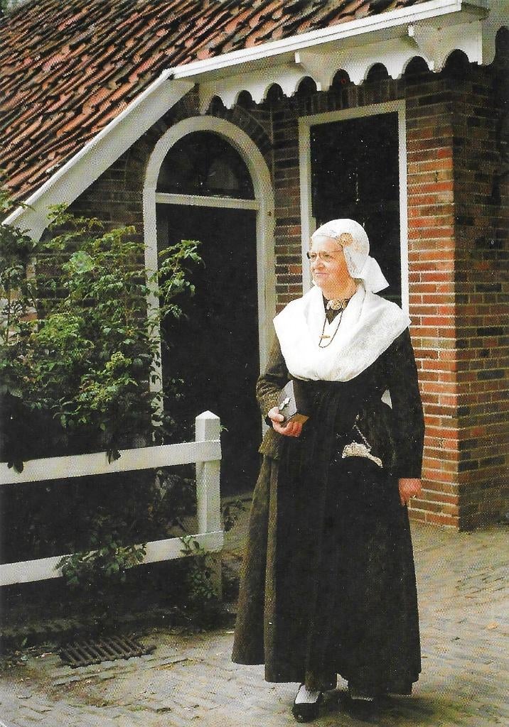 AK Groot-Ammers - Marijkestraat, Verzenden, 1980 tot heden, Ongelopen, Klederdracht