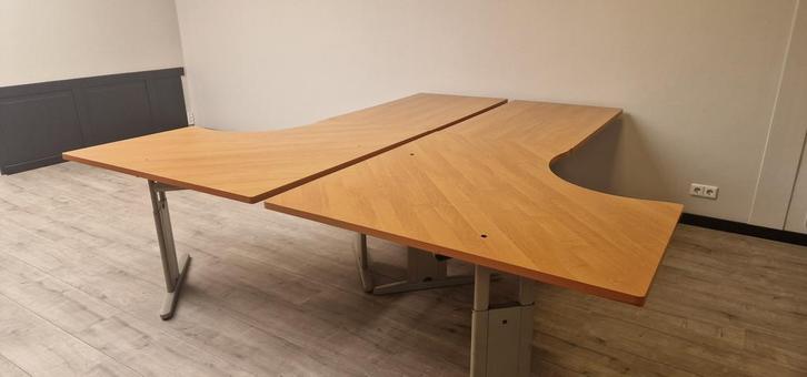 Hoogte verstelbare buro’s. 3 stuks, Huis en Inrichting, Bureaus, Zo goed als nieuw, Ophalen of Verzenden