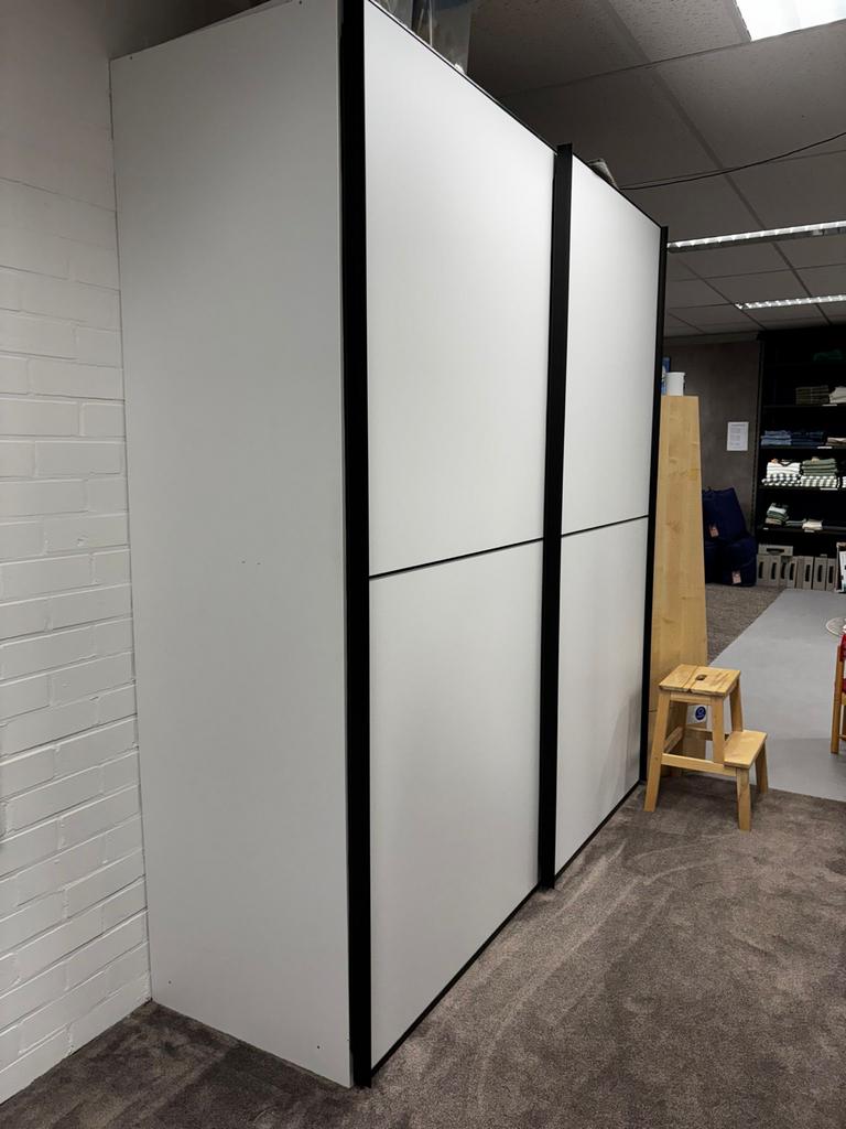 Moderne schuifdeurkast - 2 meter breed, Ophalen, Overige materialen, 200 cm of meer, 75 cm of meer