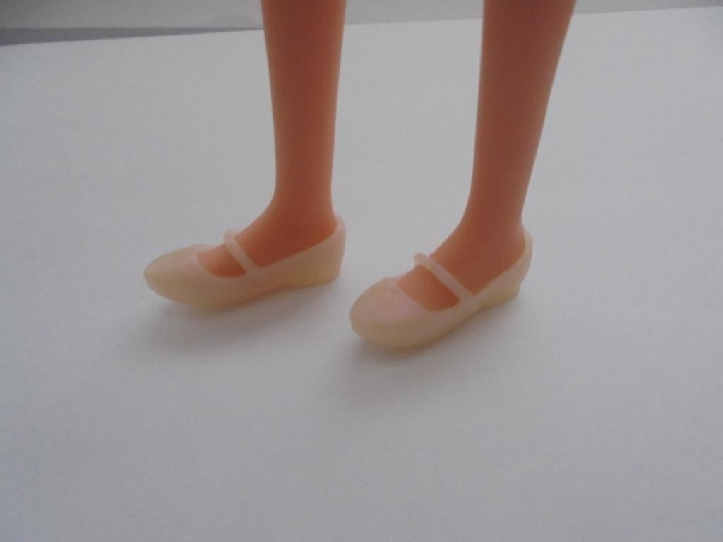 barbie schoenen met bandje plat nieuw, Kinderen en Baby's, Ophalen of Verzenden, Nieuw, Barbie