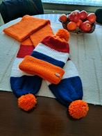 Handgemaakt gebreid setje: muts en sjaal in Holland-stijl, Ophalen of Verzenden, Nieuw, Haken, Wol of Garen