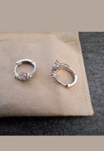 Oorbellen met zirkonia's, Overige materialen, Nieuw, Ophalen of Verzenden, Knopjes of Stekers