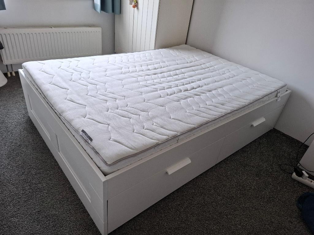 2 stuks 2pers bedden: 160cm en 140cm, Ophalen, Gebruikt, Wit, Tweepersoons