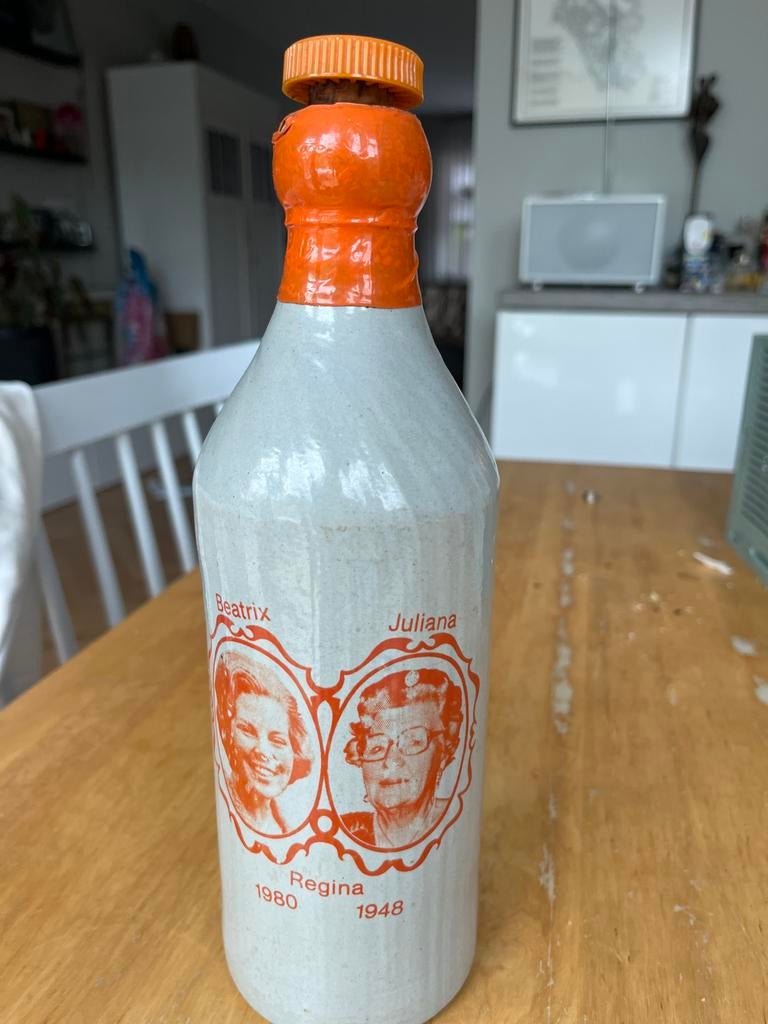 Gedenkfles Beatrix Juliana 1980, Ophalen
