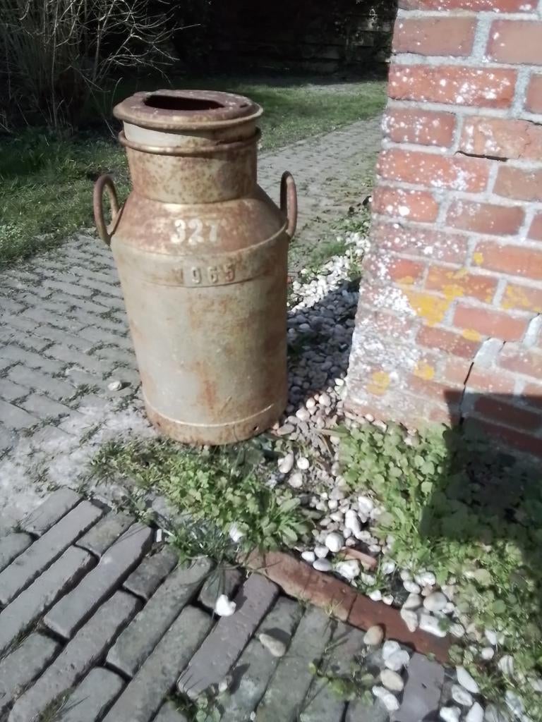 Antieke melkbussen - Decoratieve blikvanger, Ophalen