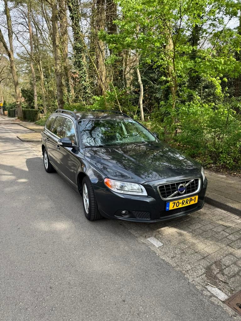 Volvo V70 1.6 T4 AUT 2011 Grijs, 1596 cc, 1525 kg, 4 cilinders, 179 pk