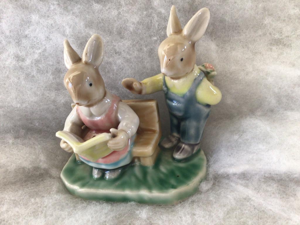 Vintage porseleinen paashaasjes op bank. Nr 87, Ophalen of Verzenden