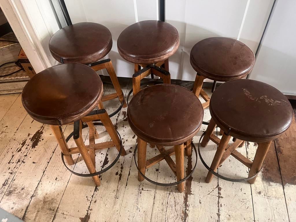 6 houten lederen barkrukken. Degelijke kwaliteit, Ophalen, 5 krukken of meer, In hoogte verstelbaar, 60 tot 90 cm