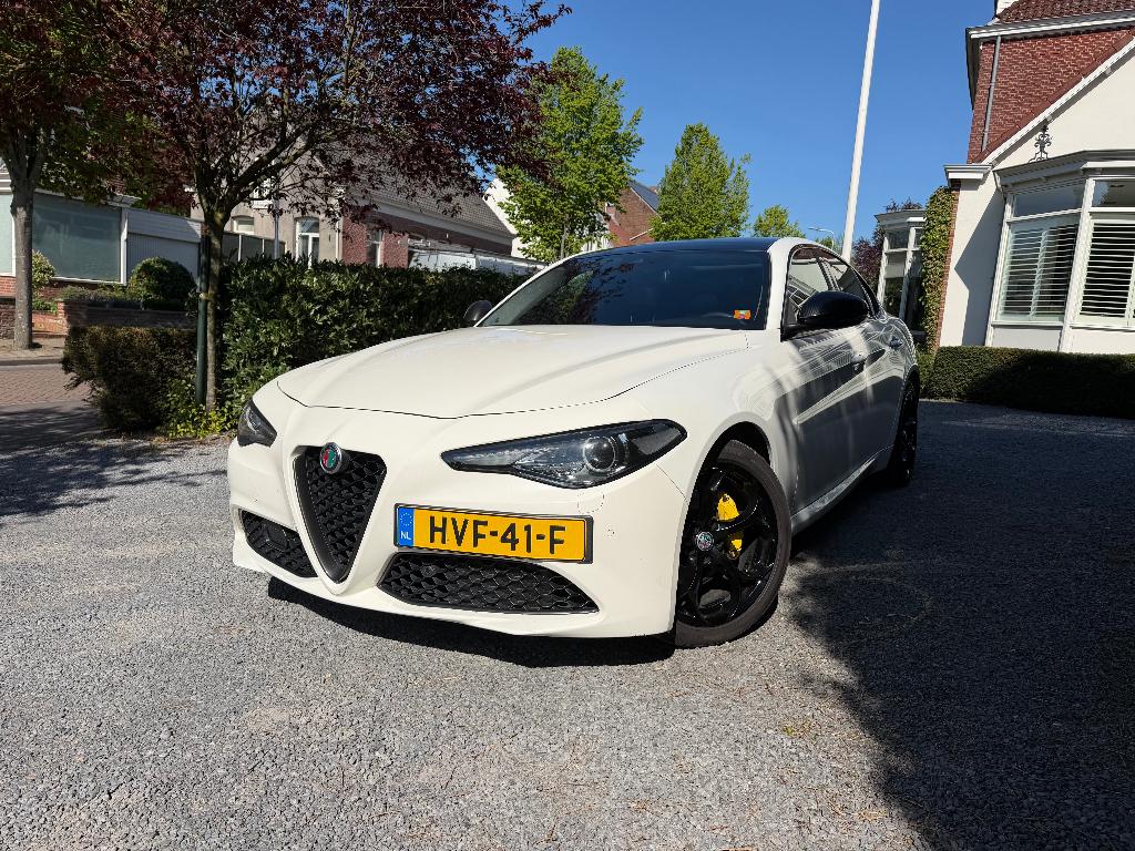 Alfa Romeo Giulia 2.2 JTD 136pk ECO 2019 Wit, Auto's, Automaat, 745 kg, 1440 kg, 4 cilinders