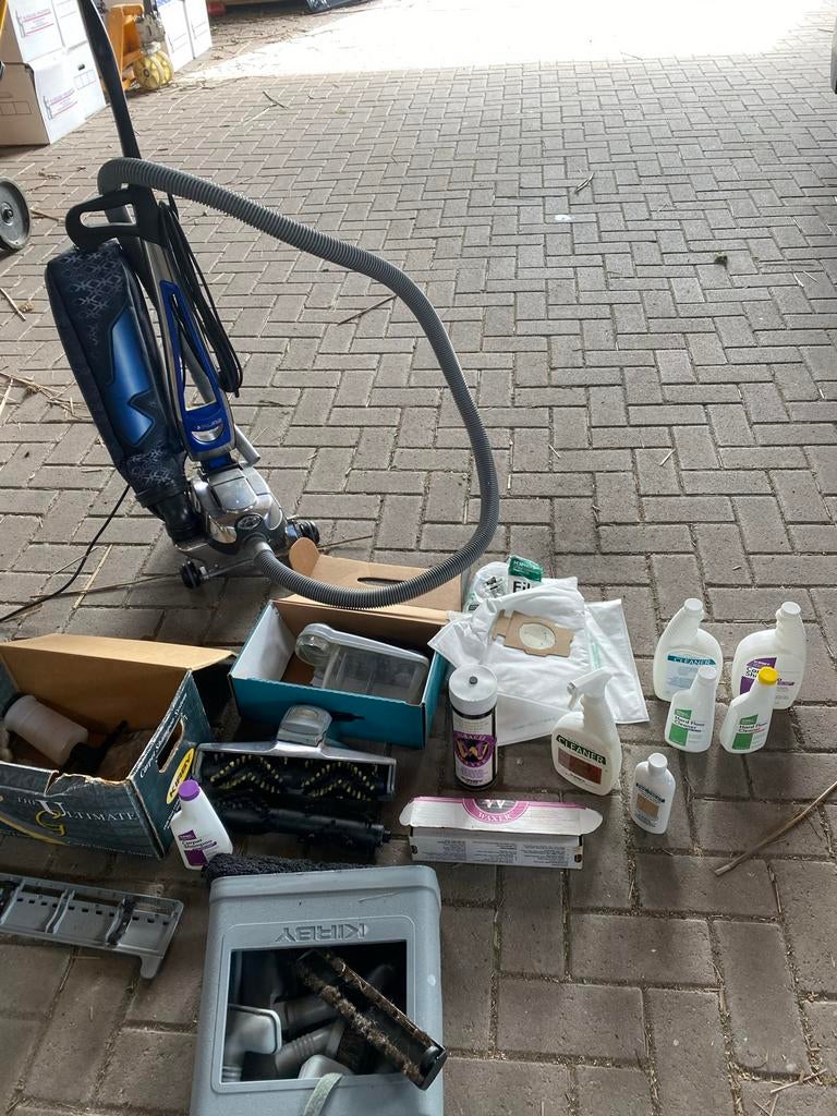 Kirby Stofzuiger met tapijtreiniger en accessoires, Gebruikt, Stofzuiger, 1200 tot 1600 watt, Ophalen