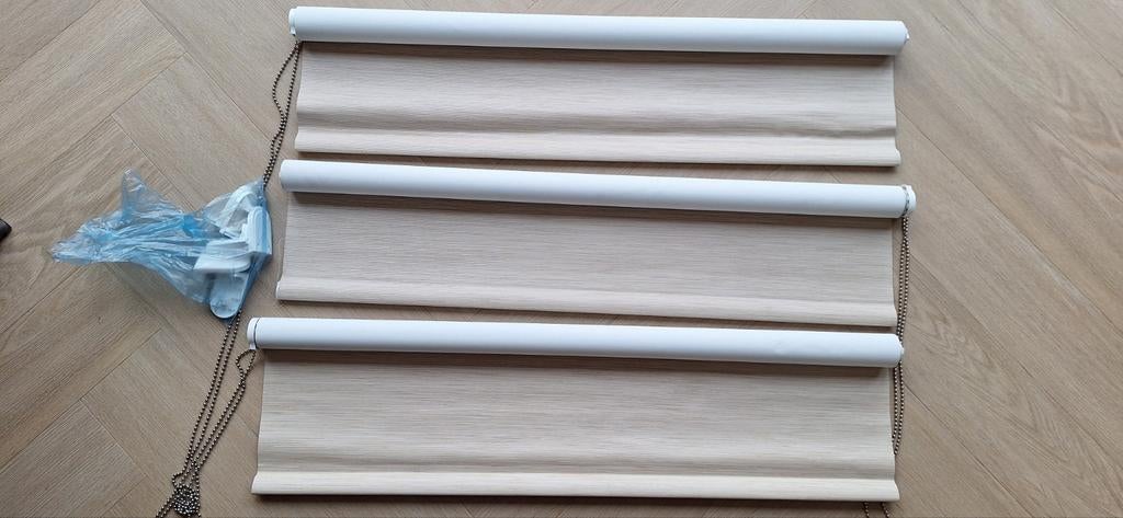 3 beige verduistere de rolgordijnen, Huis en Inrichting, Ophalen, Beige, 50 tot 100 cm