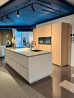 Zeer fraaie eilandkeuken met Miele apparatuur, Ophalen, Nieuw, Met kookeiland