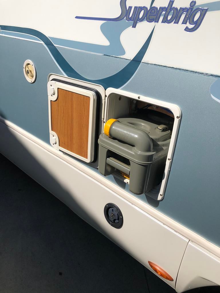 Caravans And Camping 5-6