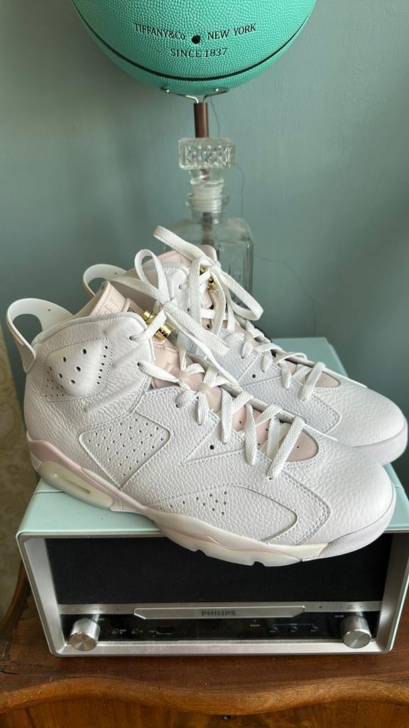 Nike Air Jordan 6 Retro wit/metallic goud, Kleding | Dames, Schoenen, Ophalen, Zo goed als nieuw, Wit, Sneakers of Gympen